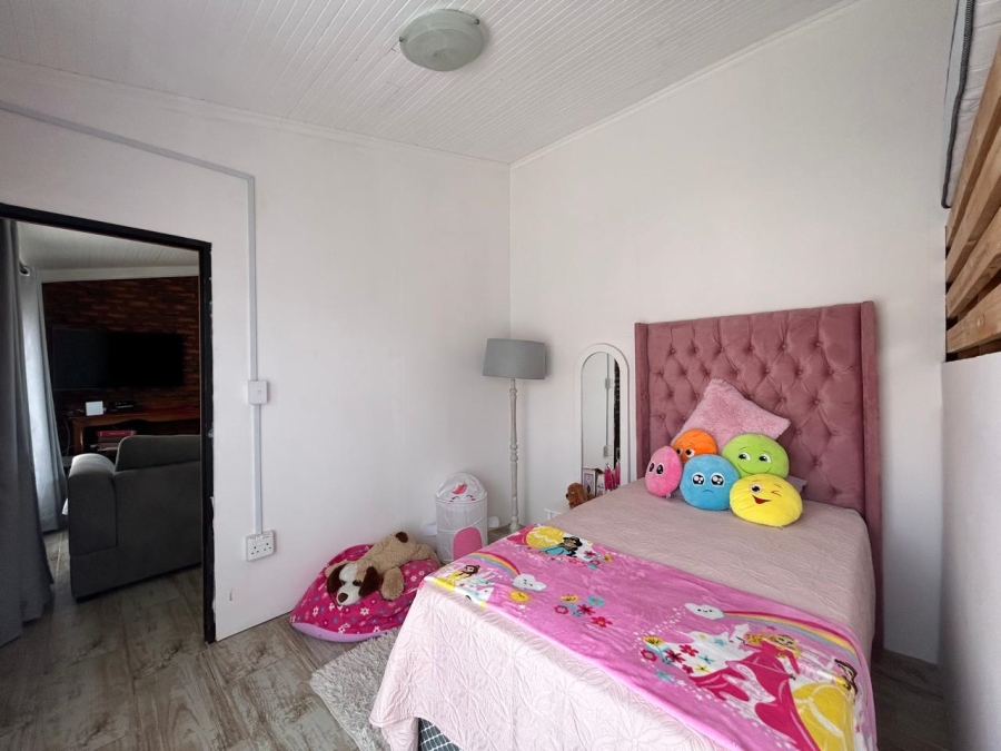 5 Bedroom Property for Sale in Wavecrest Eastern Cape